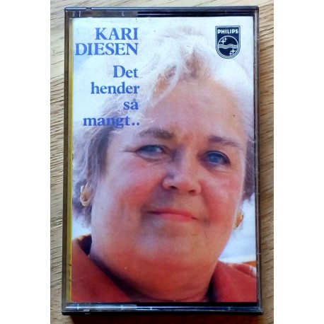 Kari Diesen: Det hender så mangt.. (kassett)