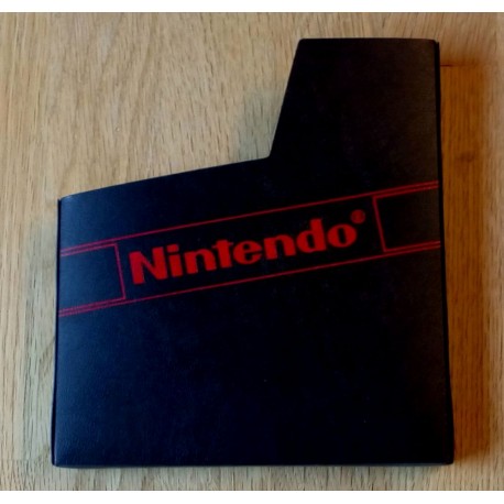 Nintendo NES: Støvdeksel med logo