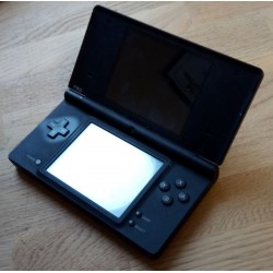 Nintendo DSi: Sort konsoll