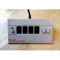 Nintendo NES: Four Score - 4 Player Adapter