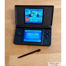 Nintendo DS Lite spillkonsoll med strømforsyning