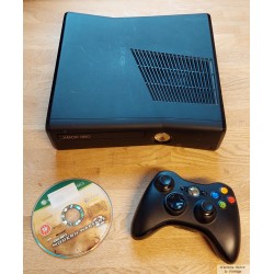 Xbox 360 S - 228 GB lagring - Komplett med Call of Duty - Modern Warfare 2