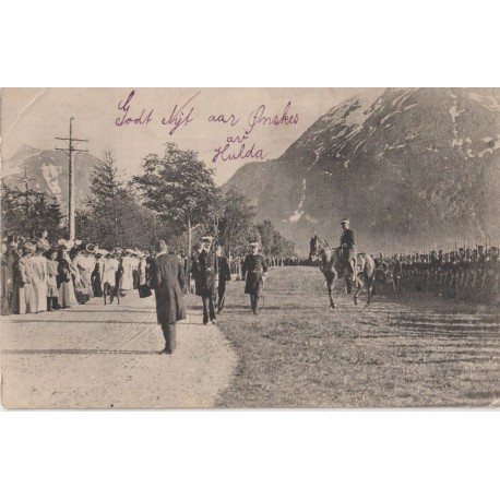 Kroningsreisen - Nr. 64 - Fra Aandalsnes - Kongen inspicerer Tropperne - 1906 - Postkort