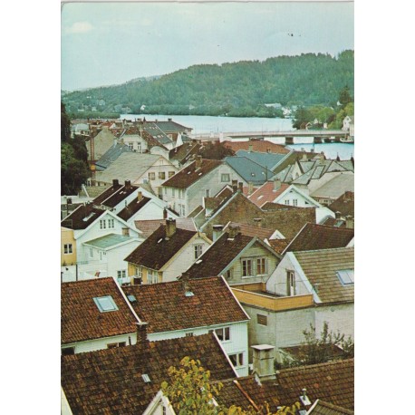 Mandal 1974 - Gammel bydel med Mandalselven i bakgrunnen - Agder - Postkort