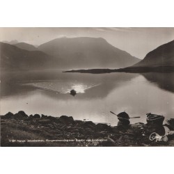 Morgenstemning over Bygdin ved Eidsbugaren - Postkort