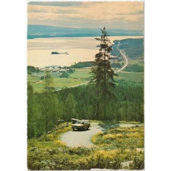 Tossebergsklätten - Sunne - Med Volvo stasjonsvogn - Sverige - Postkort